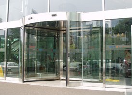 肯德基門(mén)旋轉(zhuǎn)門(mén)旗桿_佛山市南海納格瑪自動(dòng)門(mén)_