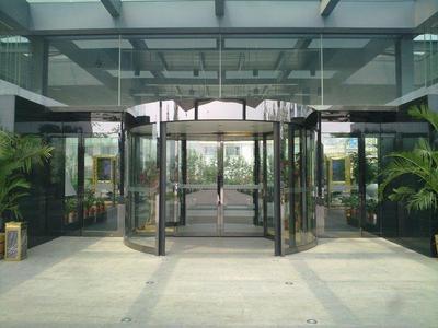 供應(yīng)甘肅省優(yōu)質(zhì)豪華旋轉(zhuǎn)門熱銷(圖)